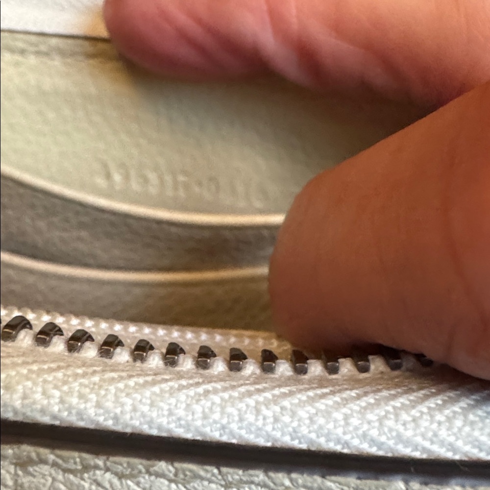 Gucci Cream Wallet NEW - Picture 6 of 6